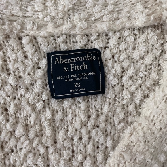 abercrombie and fitch cream colored button sweater - Picture 5 of 6